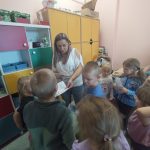 Wizyta w przedszkolu z okazji Międzynarodowego Dnia Postaci z Bajek.