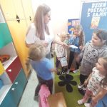 Wizyta w przedszkolu z okazji Międzynarodowego Dnia Postaci z Bajek.