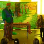 Bajka ,,Ekologia z Alicją, Królikiem i Kapelusznikiem’’ wystawiona w ramach projektu “Do dorosłych i dzieci! – Nie marnujemy żywności, ograniczamy śmieci”.