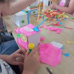 Warsztaty z recyklingu i segregacji śmieci.