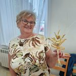 Warsztaty z plecenia kwiatów i ozdób ze słomy.