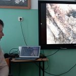 Spotkanie z przyrodnikiem Maciejem Cmochem.