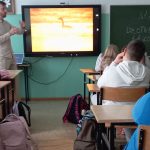 Spotkanie z przyrodnikiem Maciejem Cmochem.