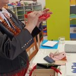 Warsztaty wycinanki kurpiowskiej.