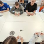 Warsztaty wycinanki kurpiowskiej.