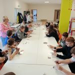 Warsztaty wycinanki kurpiowskiej.