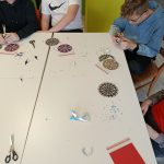 Warsztaty wycinanki kurpiowskiej.