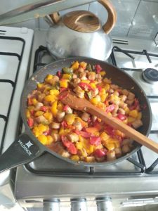 Warsztaty pn.: "Kulinarne zero waste" - projekt "Do dorosłych i dzieci! - Nie marnujemy żywności, ograniczamy śmieci".